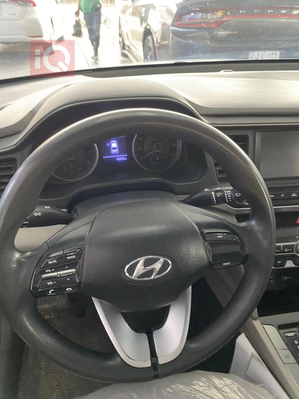 هیوندای ئەلەنترا